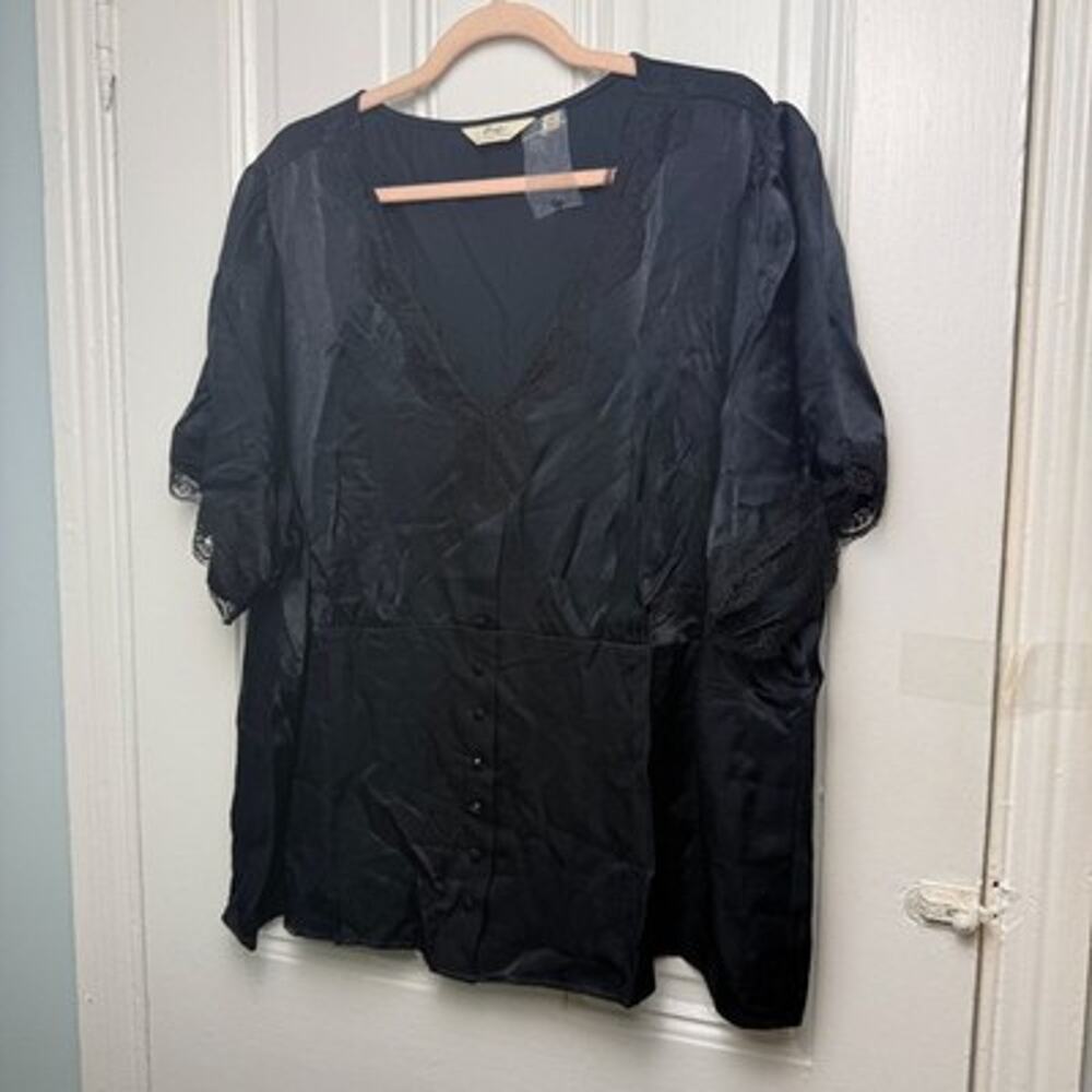 Me by Jennie Garth Womens Blouse Starlet Satin Lace Trim Short Sleeve Black NWOT